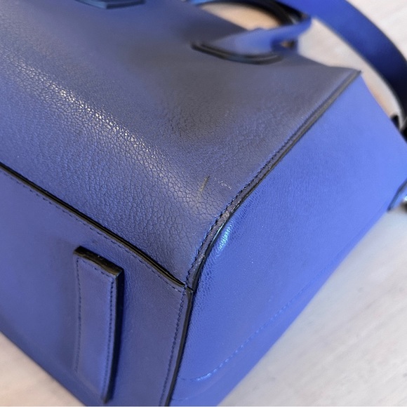 Givenchy Medium Blue Antigona - Picture 17 of 17